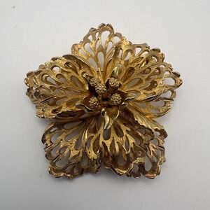 Francois Vintage Gold Tone‎ Filigree Flower Brooch Dimensional Floral Pin 2.25"